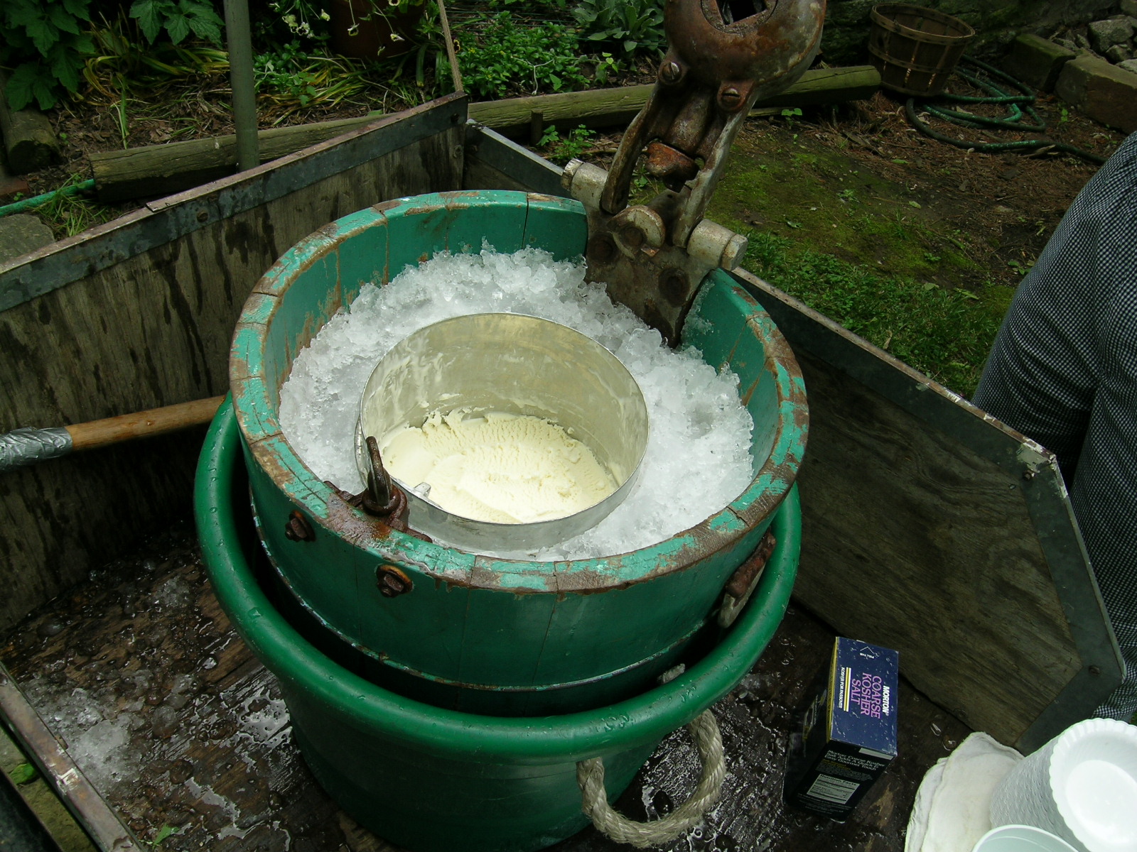 wedding-ice_cream_bucket