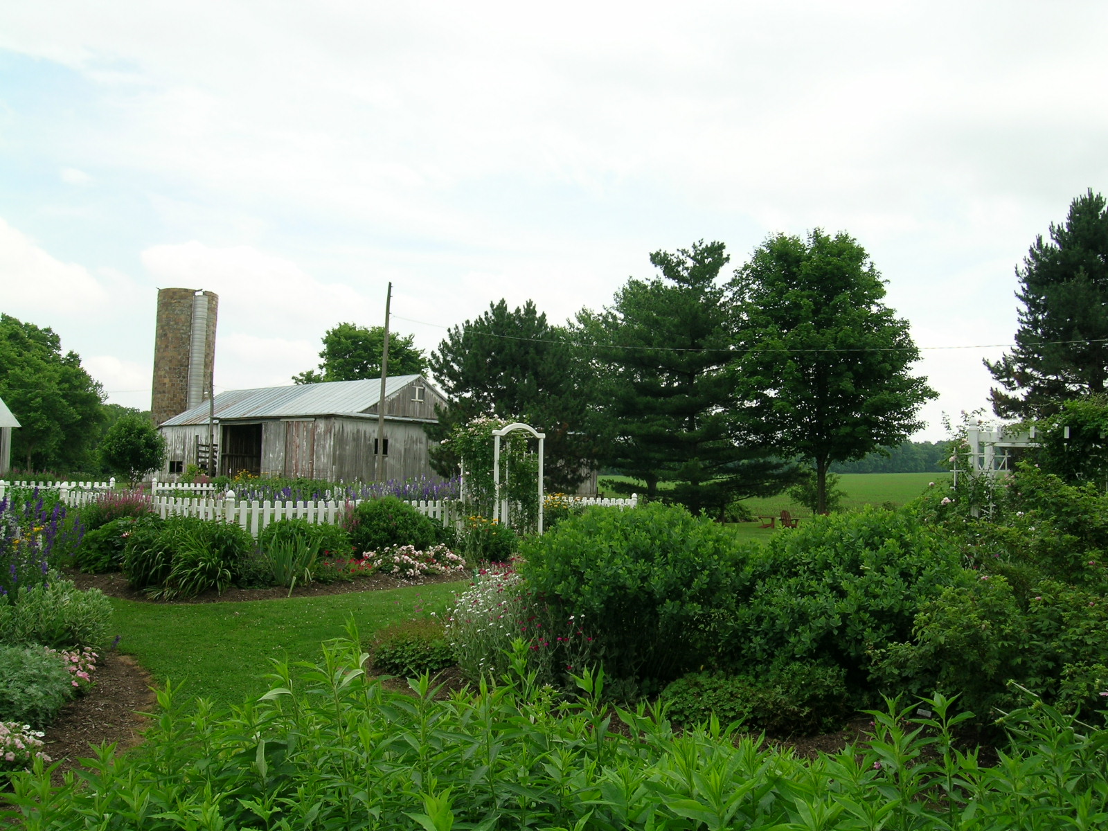 wedding-scenes_barn_small_arbor