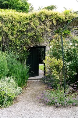 ireland-birr_castle_gardens_exit