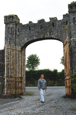 ireland-roz_leap_entrance