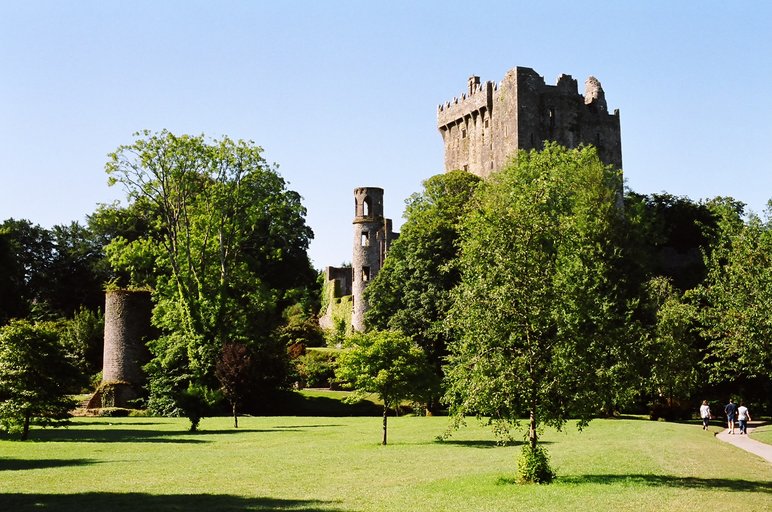ireland-blarney_castle_buildings