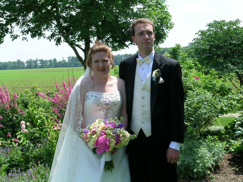 wedding-couple_rockwall_garden2