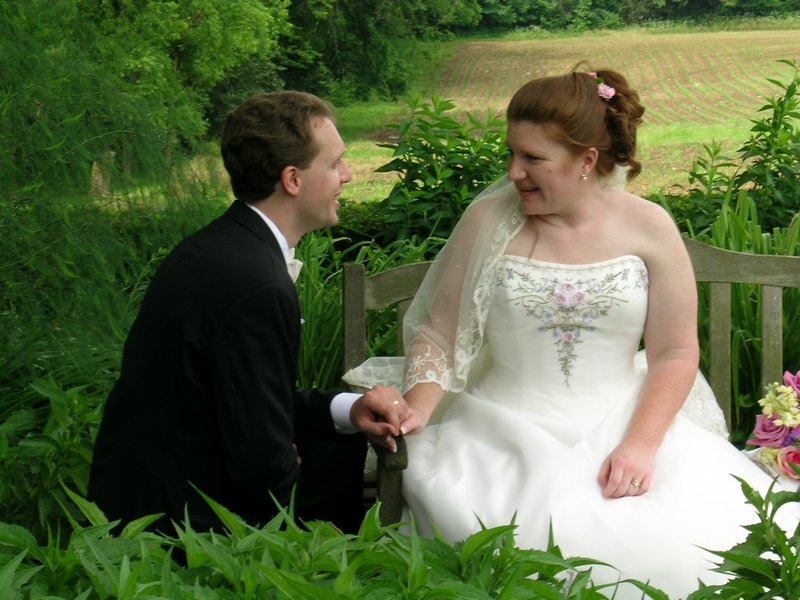 wedding-roz_noah_kneeling